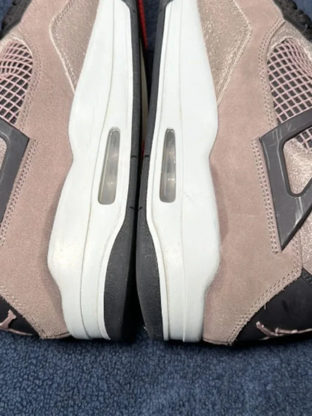 Air Jordan 4 ‘Taupe Hase’